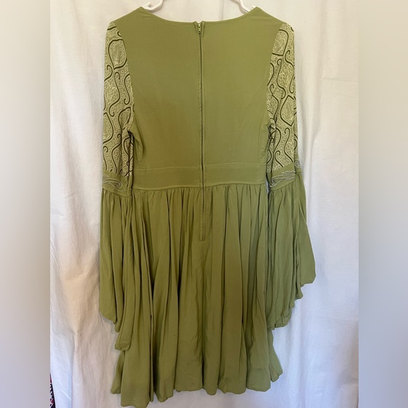 Her Universe The Lord Of The Rings Arwen Bell Sleeve Dress size XS - Picture 6 of 6